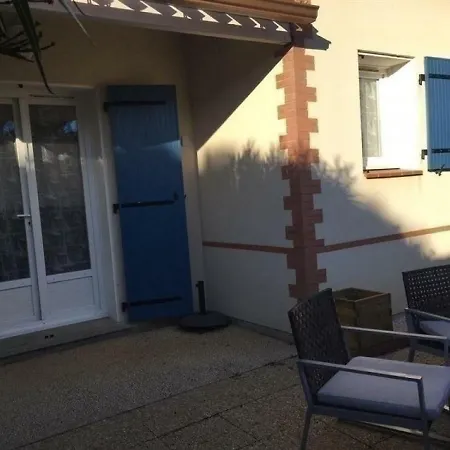 House Maison Type 3 Dans Avec Piscine