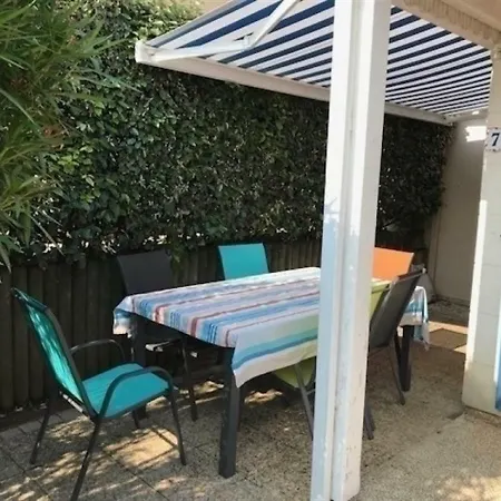 House Maison Type 3 Dans Avec Piscine *