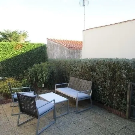 House Maison Type 3 Dans Avec Piscine